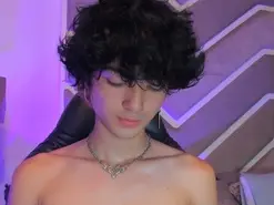Amateur Adult Webcams of ElliotFontaine