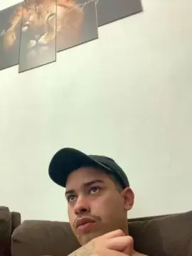 Cam4 Free Live Porn of hugo7084