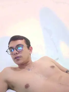 Cam4 Live Porn of alex_cumhot