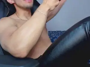Cam4 Sex Chat of Tommy_bred