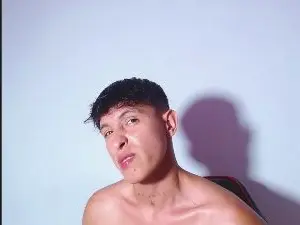 Cam4 Free Porn Cam of Rowanbig23