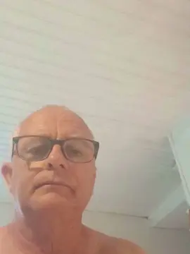 Cam4 Live Sex of charlemagne18