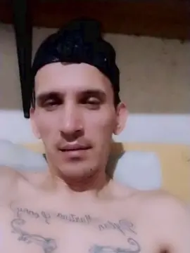 Cam4 Live Sex of adrian19921