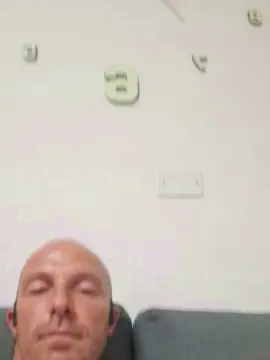 Cam4 Free Live Porn of Gnaro90