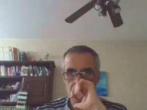 Cam4 Live Sex of hugobaires69
