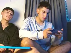 Cam4 Live Porn of noah_hotboys18