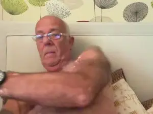 Cam4 Free Live Porn of The_helmet7