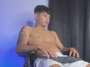 Cam4 Free Live Porn of naughty_daniel