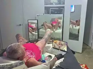 Cam4 Live Porn of handsolo_porn