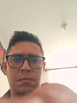 Cam4 Adult Video Chat of julian9113sexy