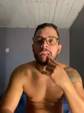 Cam4 Adult Webcam of oliversexy1