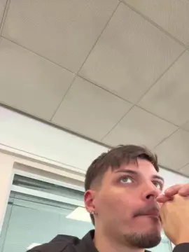 Cam4 Private Sex Chat of ThomasRM98