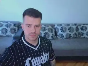 Cam4 Free Live Porn of johnnylove22