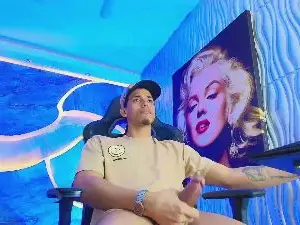Cam4 Free Live Porn of Dominic_Max