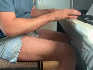 Cam4 Free Porn Cam of hugohotbi