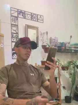 Cam4 Live Sex Cam of Klinger30