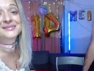 Camsoda Free Porn Cam of bigtwixxx
