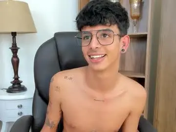Chaturbate Best live sex cam show of andyxibrat