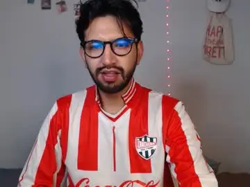 Chaturbate Live Sex Cam of adrian_falcon