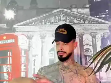 Chaturbate Live Sex Cam of vinzenzrizzo