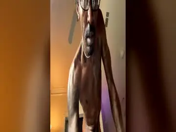 Chaturbate Live Sex Cam of triggerhappynjenn