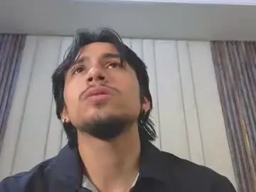 Chaturbate Watch Live Sex Cams of latinshort