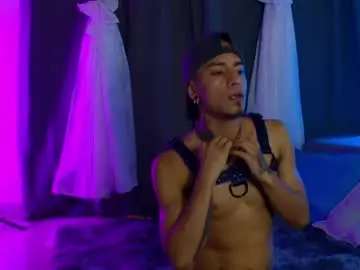 Chaturbate Live Sex Cam of mowgli_ff
