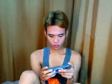 Chaturbate Live Sex Cam of urasiancumboix2