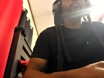Chaturbate Live Sex Cam of glomightyj