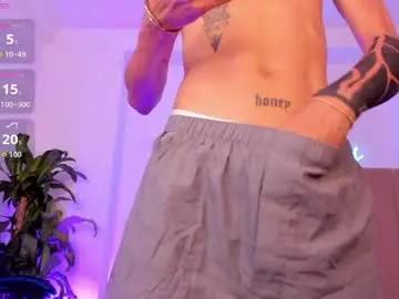 Chaturbate Watch Live Sex Cams of lennercollins_