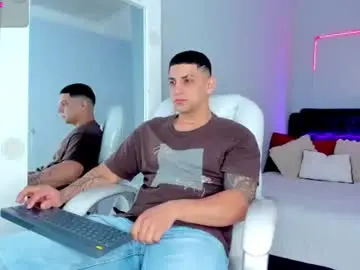 Chaturbate Best live sex cam show of alex_cute77