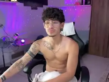 Chaturbate Live Sex Cam of kisan_smith