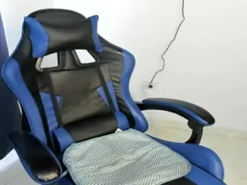 Chaturbate Nude Webcam of alienbigcock_01