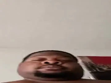 Chaturbate Live Sex Cam of bigchub445