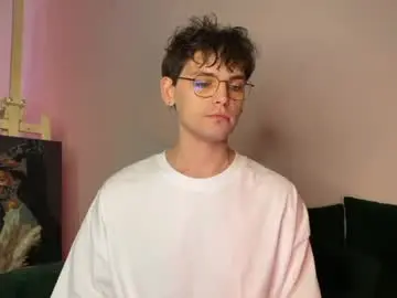 Chaturbate Free Porn Cam of oliverlawrence