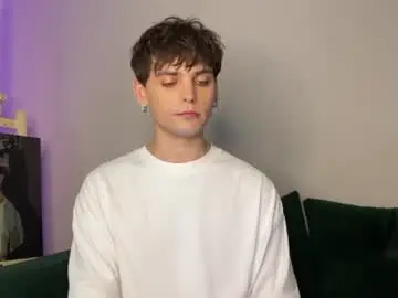 Chaturbate Watch Live Sex Cams of oliverlawrence