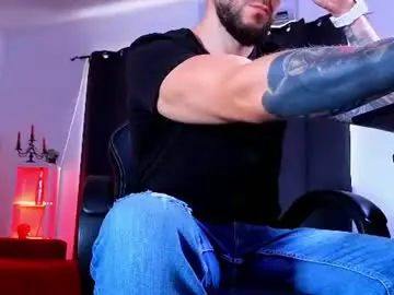Chaturbate Free Live Porn of mightyaaron