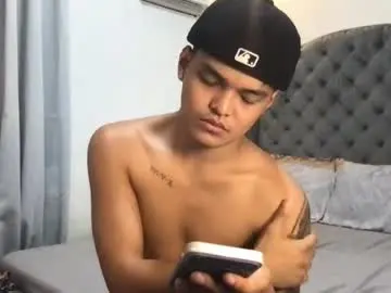 Chaturbate Live Sex Cam of asianhugescott