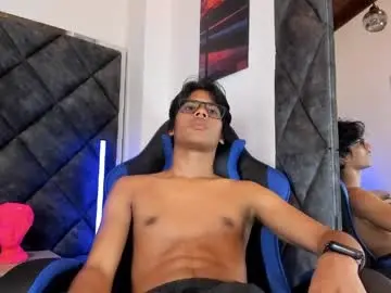 Chaturbate Best live sex cam show of liamkron