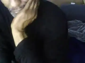 Chaturbate Free Live Porn of leeguy_hugedick