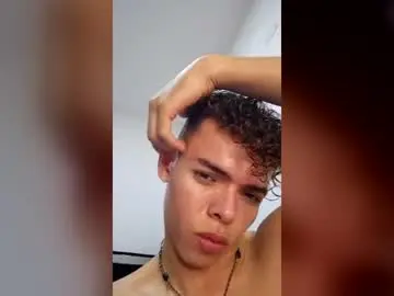 Chaturbate Adult Video Chat of nijinsky_latinboy