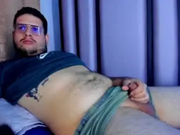Chaturbate Live Sex Cam of chilli_willix