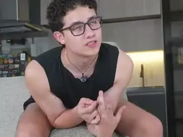 Chaturbate Live Sex Cam of theohawke_