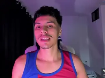 Chaturbate Live Sex Cam of jeyden_camilo