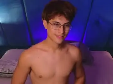 Chaturbate Free Live Porn of aaron_eze
