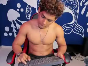 Chaturbate Live Sex Cam of liamvibes212