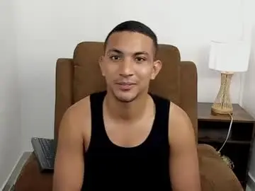 Chaturbate Live Sex Cam of chris_arthus