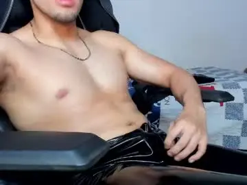 Chaturbate Nude Webcam of tommy_bred