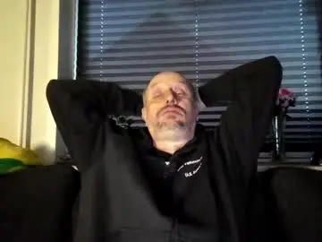 Chaturbate Live Sex Cam of hardmrlazy