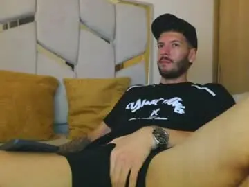 Chaturbate Live Sex Cam of max_tayloor